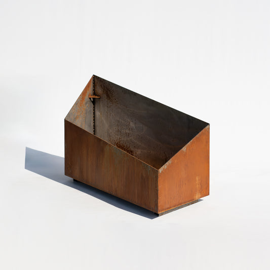 IRREGULAR-SHAPED plant box L